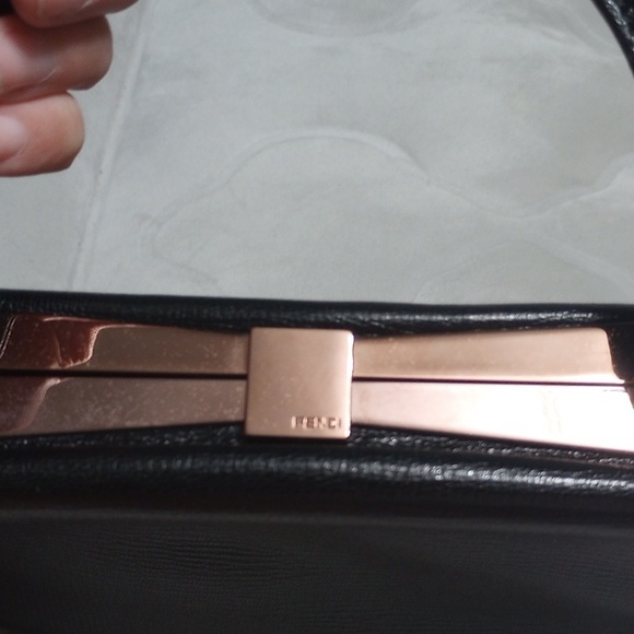 Like new vintage Blk Fendi bowling bag - Picture 2 of 7